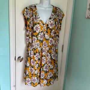 DR2 cap sleeve floral dress NWT